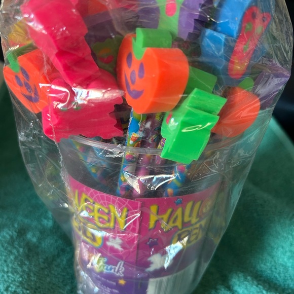 Lisa frank pencils - Picture 6 of 8